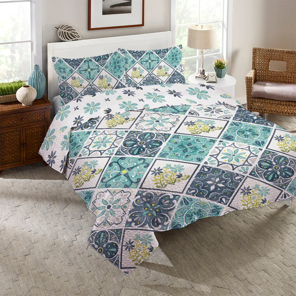 Garden Getaway Reversible Quilt Set